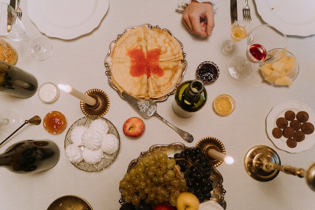 How to Throw A Caviar Tasting Party